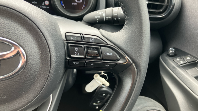 Toyota Yaris 1.5 Hybrid Design 5dr CVT Hybrid Hatchback